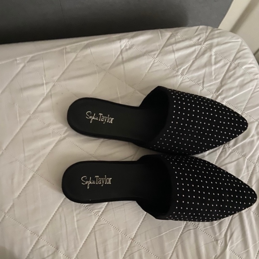 12w flats worn a few time in brand new condition